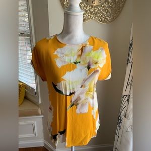 NWOT Floral cap sleeve blouse